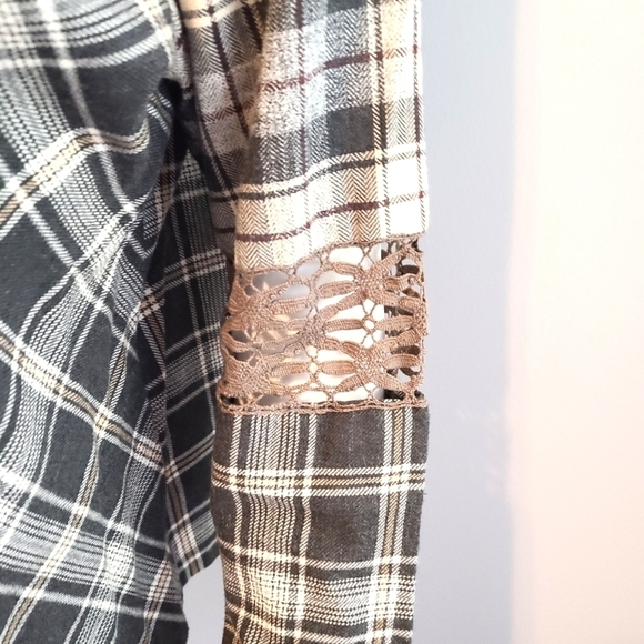 Plaid Leather Collared Lace Sleeve Top - Picture 7 of 9